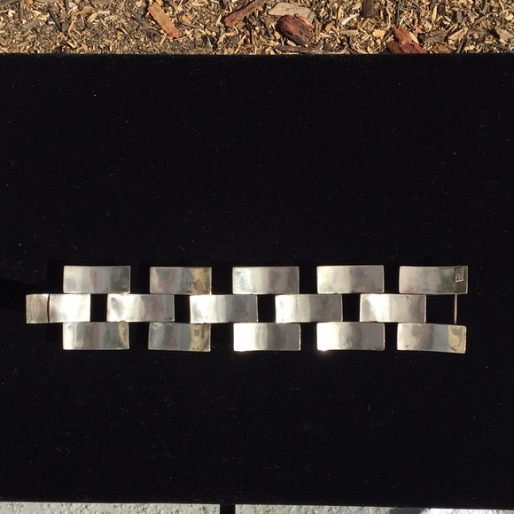 Incredible Vintage Puzzle Bracelet - Picture 2 of 11